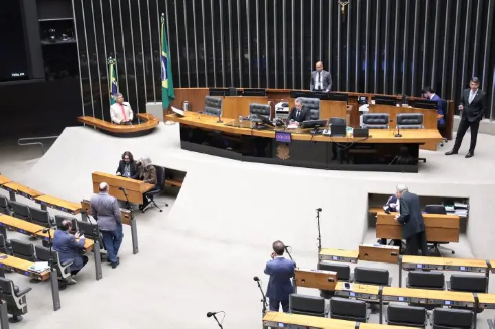 Câmara aprova MP que reduz prazo de benefício fiscal para importadores de cacau; acompanhe
