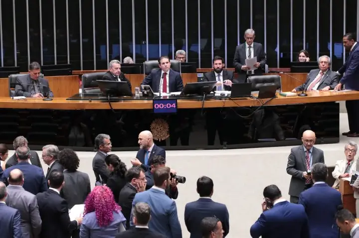 Câmara aprova projeto que autoriza isenção do Imposto sobre Serviços na Copa do Mundo Feminina de 2027