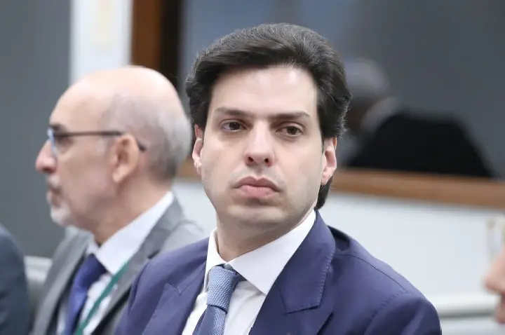 Comissão aprova inclusão de imagem em notificação de multa de trânsito
