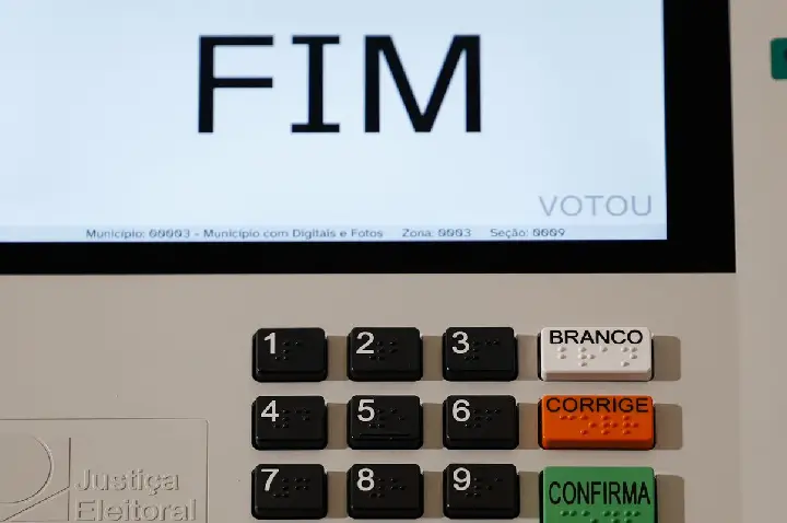 Federação PSOL-Rede oficializa apoio à candidatura de Lula à reeleição