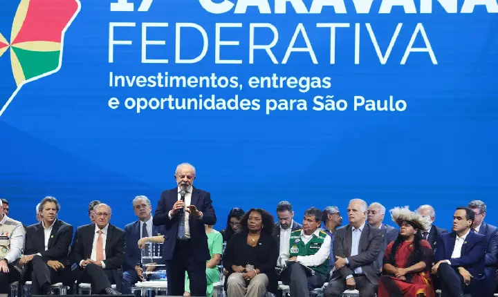 Lula questiona BC sobre corte da Selic: 