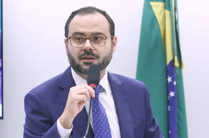 Ministro defende teto de R$ 140 mil para MEI; empresários cobram reajuste do Simples Nacional