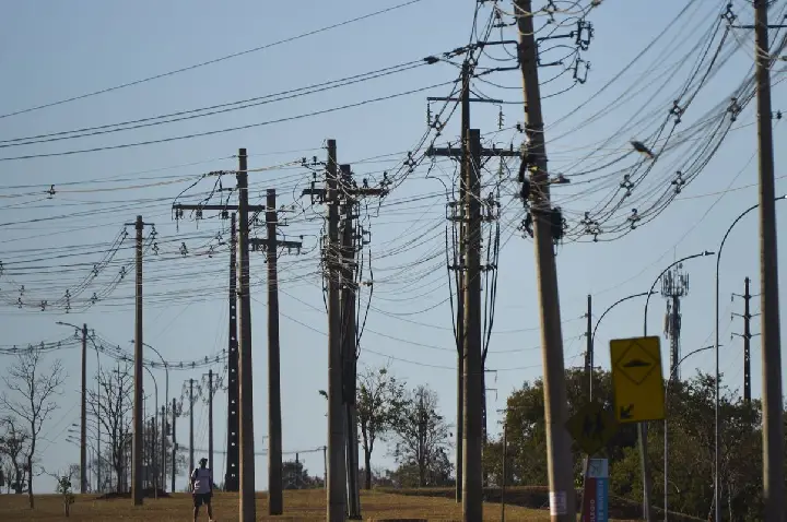Número de acidentes com a rede elétrica cresceu no Brasil em 2025