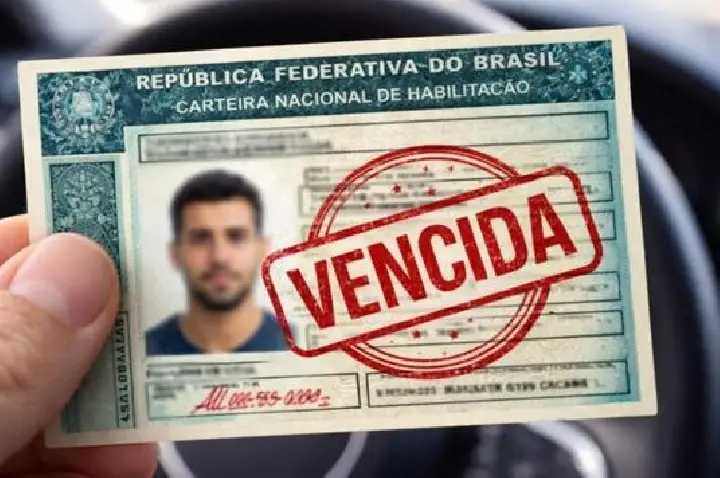 Prazo para renovação de CNHs vencidas termina nesta quarta-feira (9)