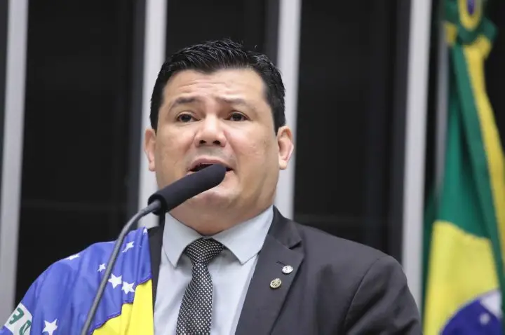 Projeto amplia porte de arma de fogo para guardas civis municipais e vigilantes