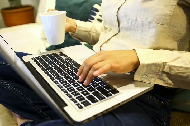 Sete em cada dez brasileiros temem comprar remédios pela internet