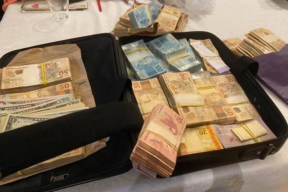 Mala apreendida em ação do MP que teve Agnelo como alvo tinha R$ 250 mil
