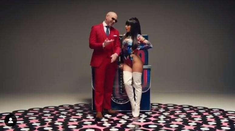 Ex-Pussycat Dolls, Chesca se une a Pitbull em versão de clássico de Frankie Valli