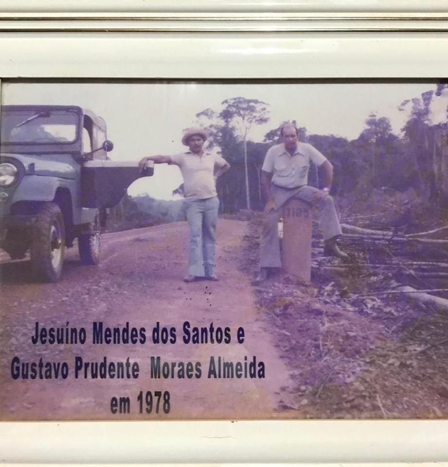 Primeira abertura em Moraes Almeida nessa foto Gustavo Prudente de Morais Almeida e Jesuíno Mendes dos Santos no marco 1.185 onde fica o aeroporto