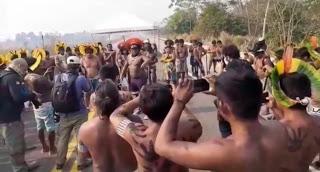‘Vai ter sangue derramado nesse asfalto’, ameaça líder indígena na BR-163, em Novo Progresso