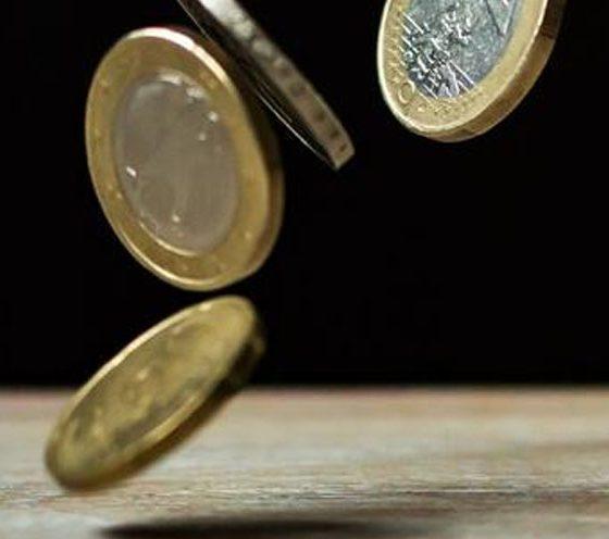 PEC pretende beneficiar crianças e jovens com pagamento de benefício mensal