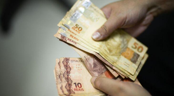 Governo federal quer oferecer microcrédito de até R$ 1 mil para quem já recebe Bolsa Família