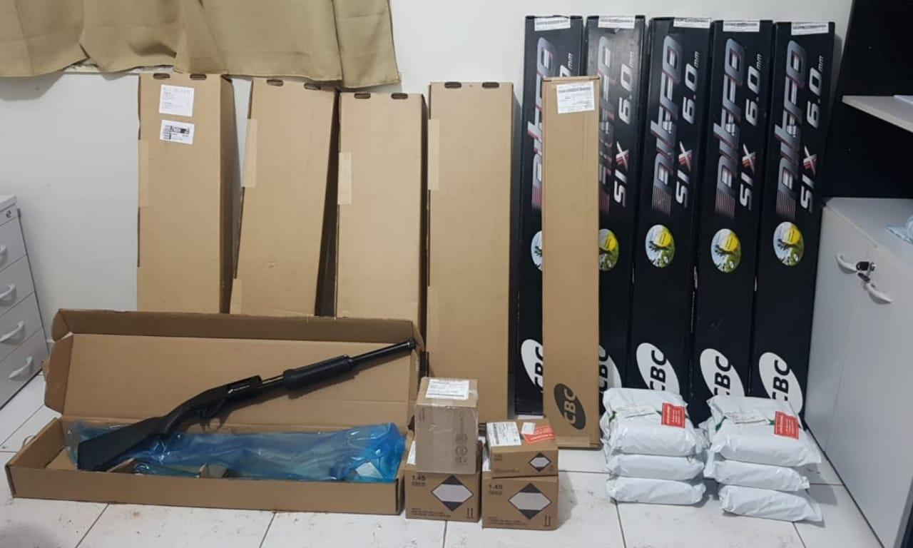 Polícia Militar apreende 18 armas de fogo e caixas de munições em distrito de Itaituba