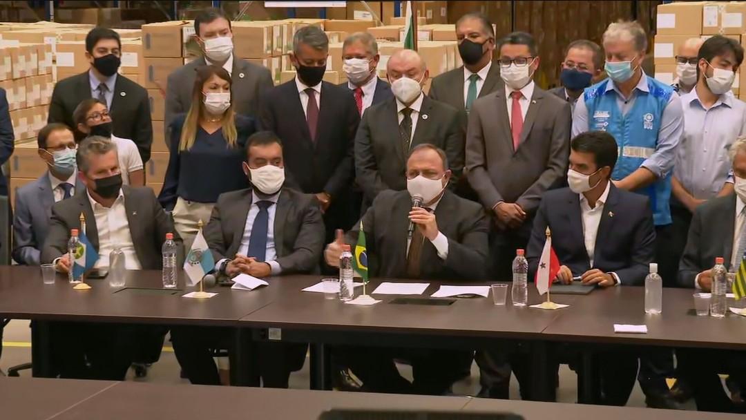 Pazuello anuncia que vacinação contra Covid começa nesta segunda-feira