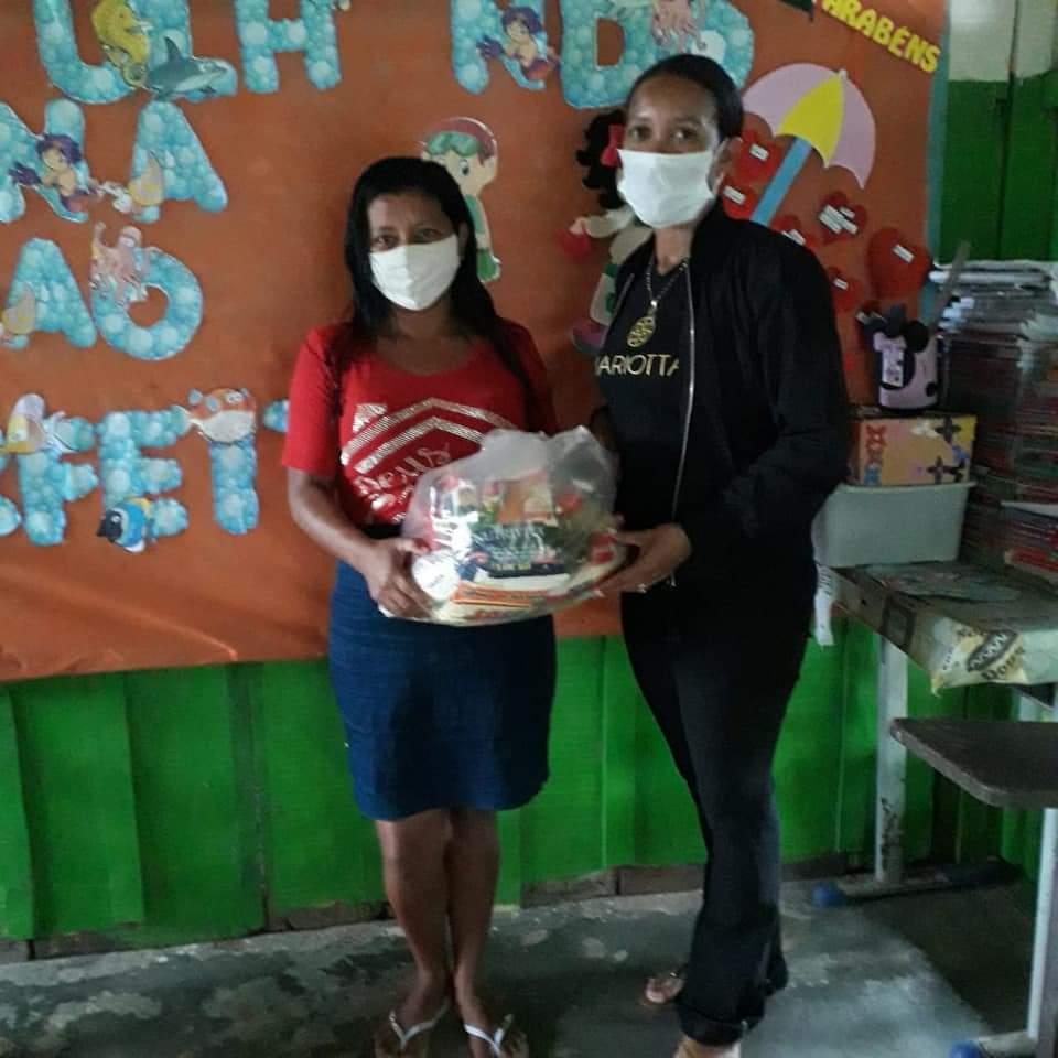 Entrega de kits de merenda escolar em Itaituba