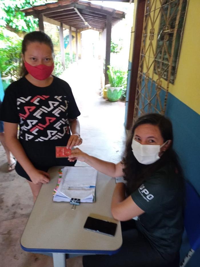 Ufopa entrega chips de internet a estudantes contemplados em edital