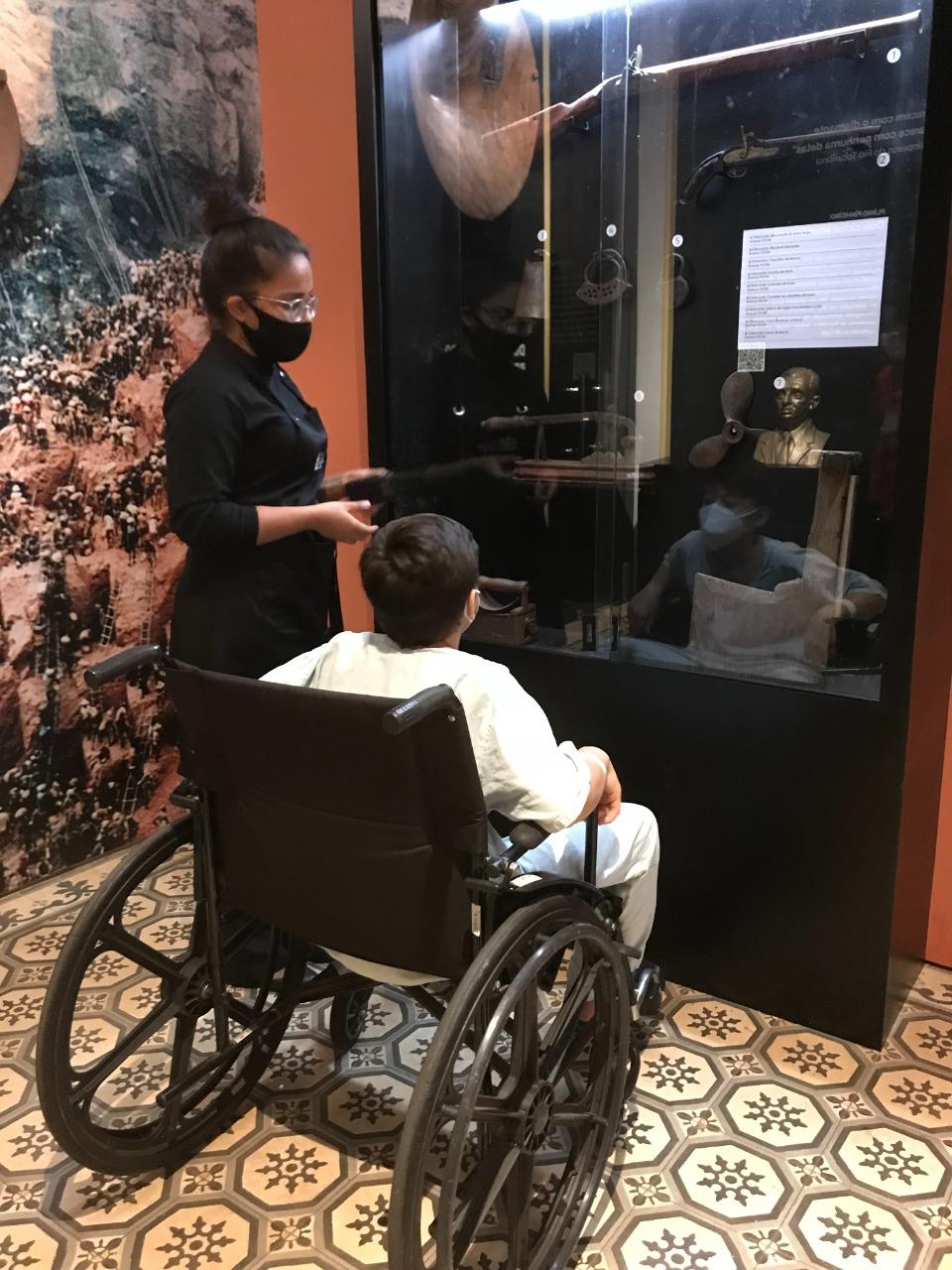 Adolescente Internado no Hospital Regional do Sudeste do Pará realiza sonho de visitar museu