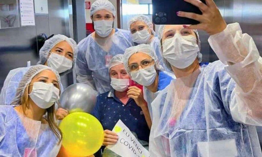 Hospital Regional do Tapajós comemora alta hospitalar do último paciente internado com covid-19 em Itaituba