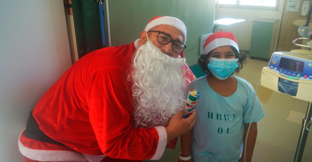 Natal do HRBA tem Papai Noel em dose dupla, presentes, decoração especial e confraternização