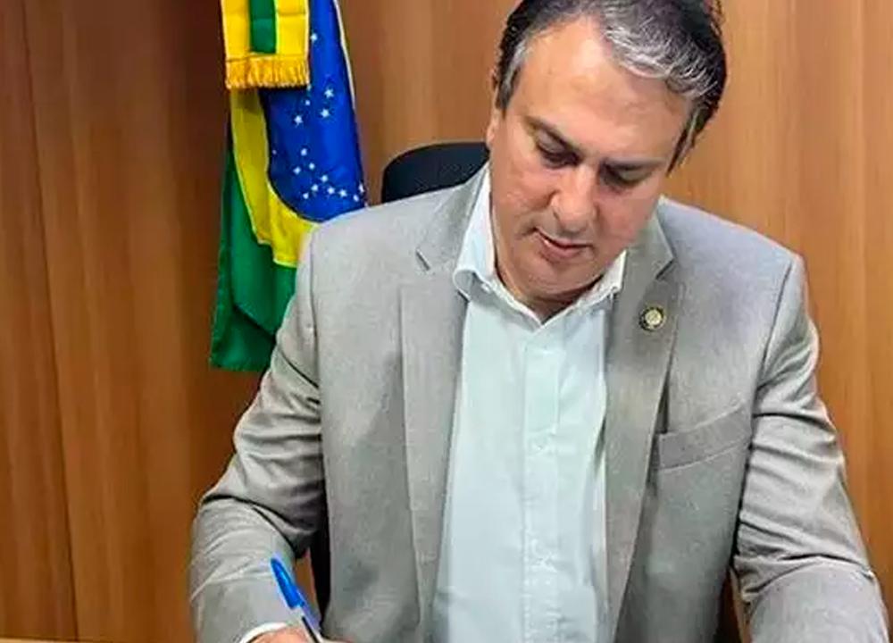 MEC anuncia reajuste de 15% no piso nacional dos professores
