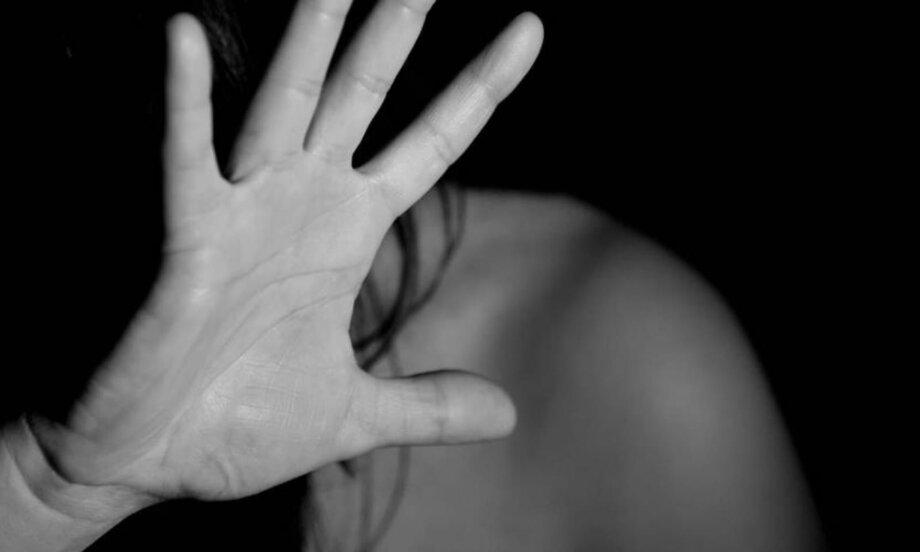 Após ser agredida mulher escuta em juízo que pode apanhar do marido, 'mas ele ser excelente pai'
