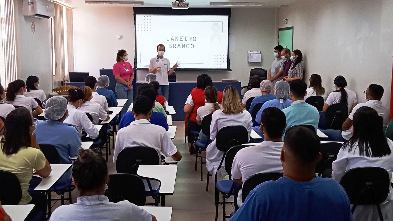 Profissionais de saúde do Hospital Regional do Sudeste do Pará participam de palestras sobre saúde mental