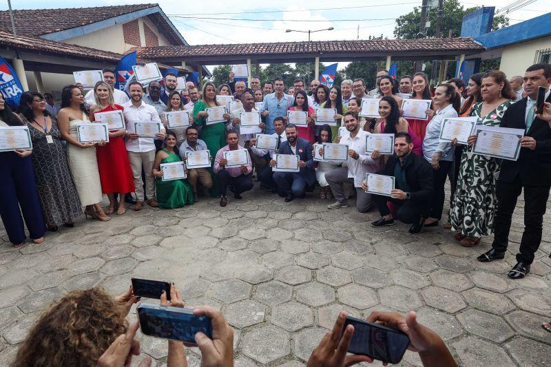 Governo do Estado entrega diplomas revalidados de medicina pela Uepa no Marajó