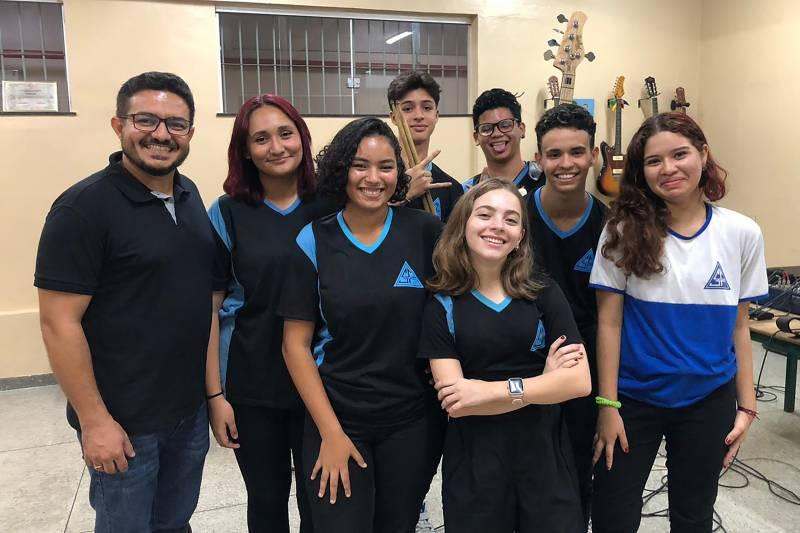 Escola estadual de tempo integral estimula protagonismo de estudantes com Clube de Música