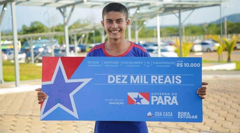 Estudantes da rede pública recebem R$ 10 mil pelo Programa “Bora Estudar”, no Pará