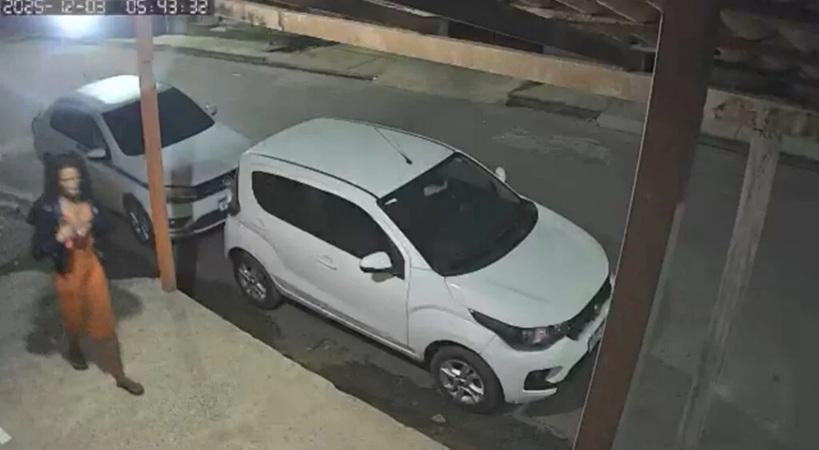 VÍDEO; Mulher é flagrada furtando residência no bairro Jardim das Araras em Itaituba no Pará