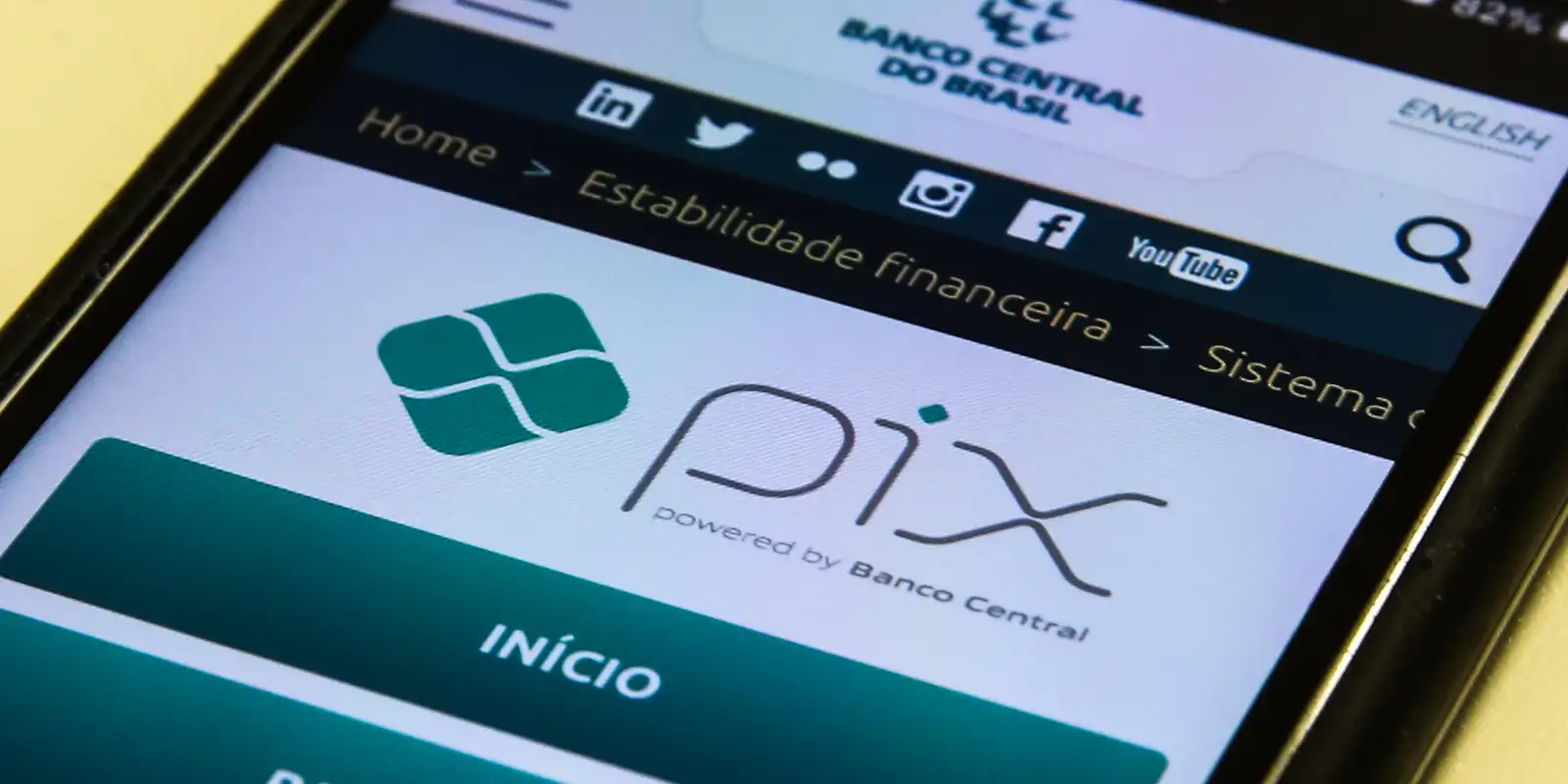 Pix por aproximação completa um ano com baixa adesão