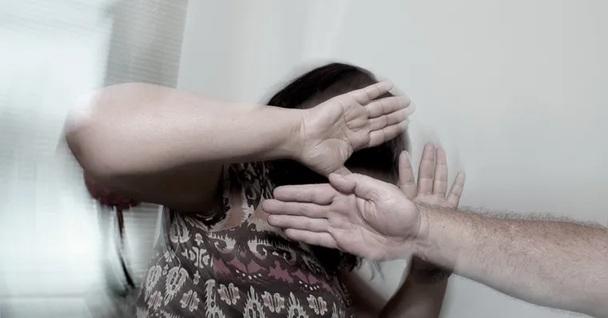 Violência contra mulheres aumenta 28,8% em dias de jogos de futebol, aponta estudo
