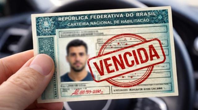 Prazo para renovação de CNHs vencidas termina nesta quarta-feira (9)
